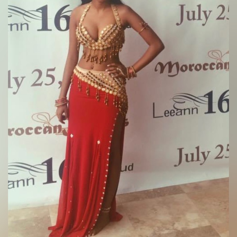 Belly Dancer Outfit / Moroccan / Arabian